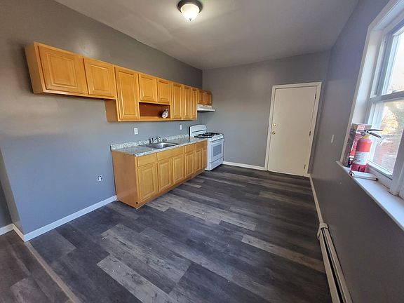 2nd image of 567 S Orange Ave Floor 2