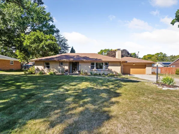 1021 Lexington Way, Rockford, IL 61108