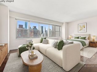 Plaza 400, New York, NY 10022