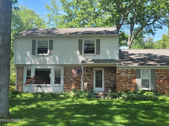 2nd image of 4455 Elmwood Dr