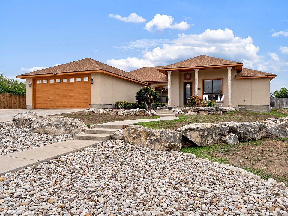 1st image of 105 La Paloma Dr