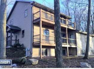 458 N Crest St, Hortonville, WI 54944