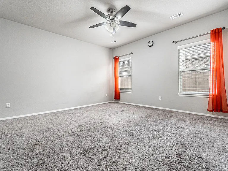 6609 Warrington Rd — Photo 4