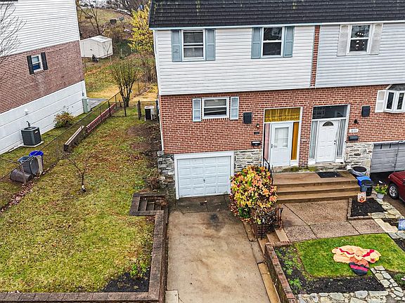 2nd image of 3621 Wessex Ln