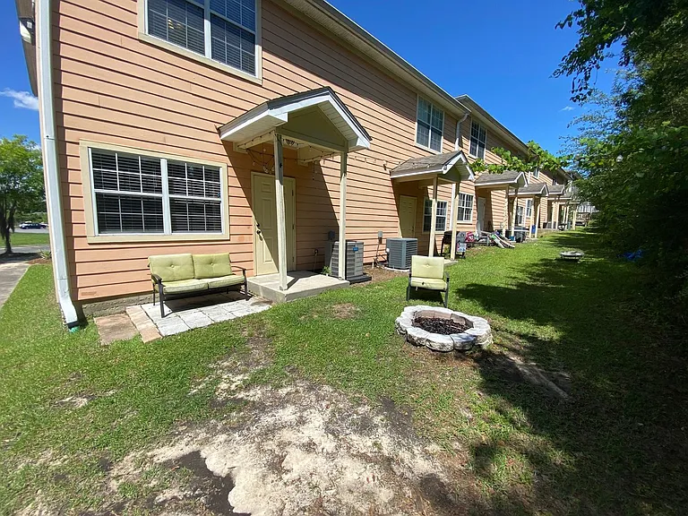 1930 Honolulu Ln — Photo 17