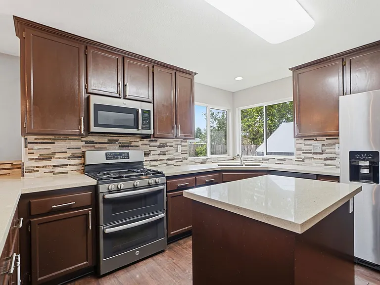 1731 Walnut Creek Dr — Photo 4