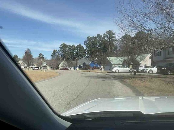 4th image of 121 Blue Water Dr