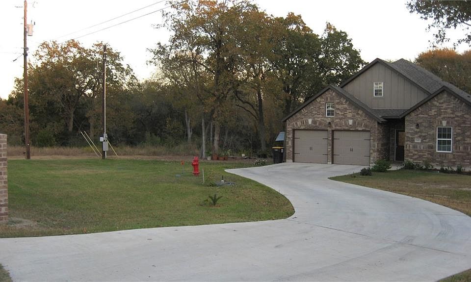 1st image of 109 Deep Woods Ct