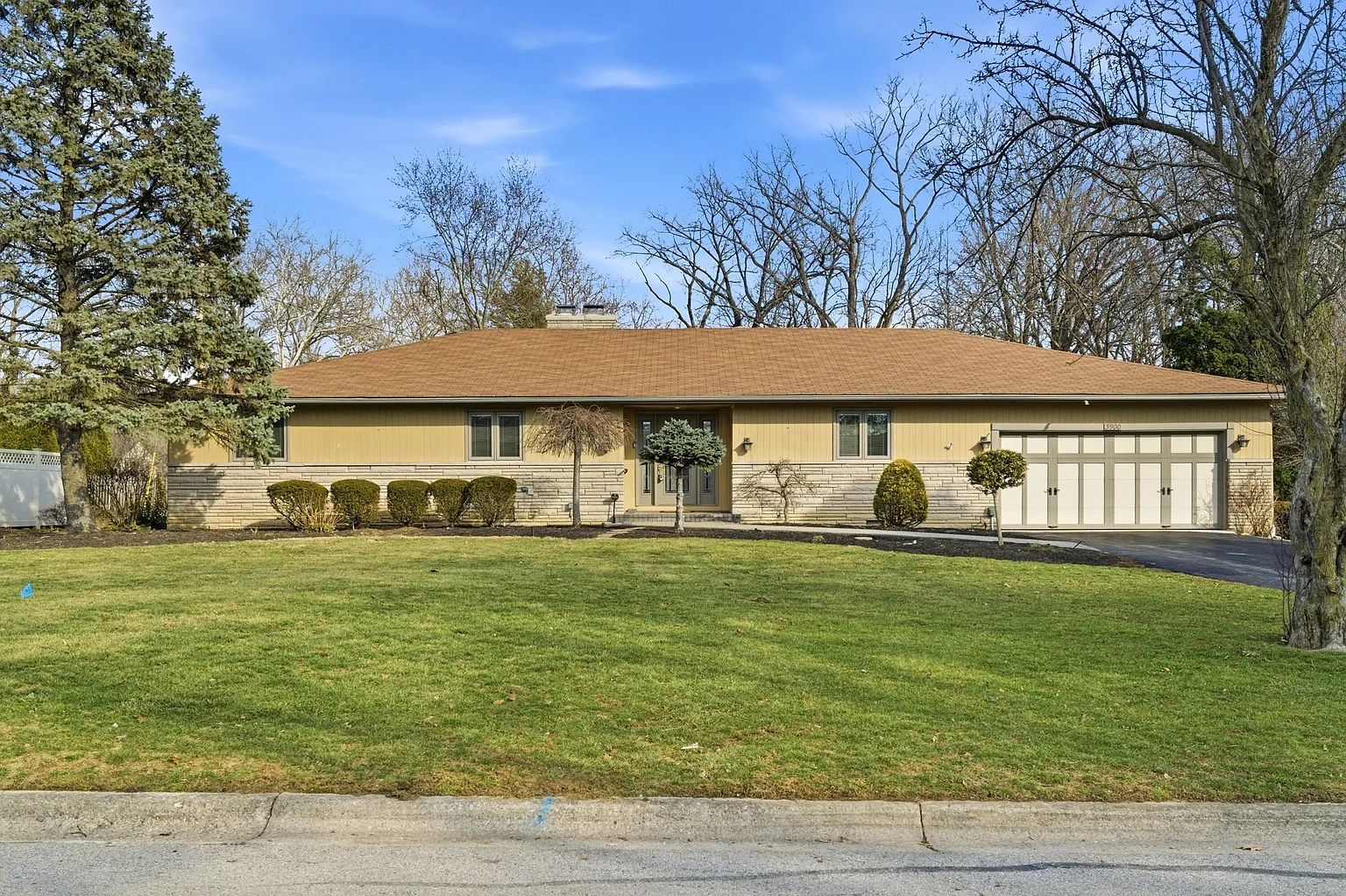 3900 Hillview Dr photo 1
