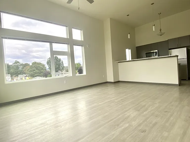 Strawberry Court Apartments — Photo 9