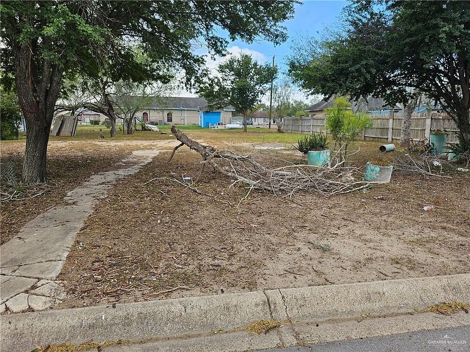 2nd image of 2501 Daytona Ave