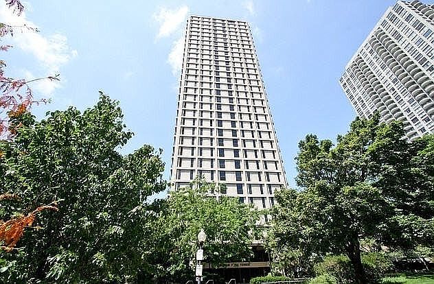 1st image of 1960 N Lincoln Park W APT 2408