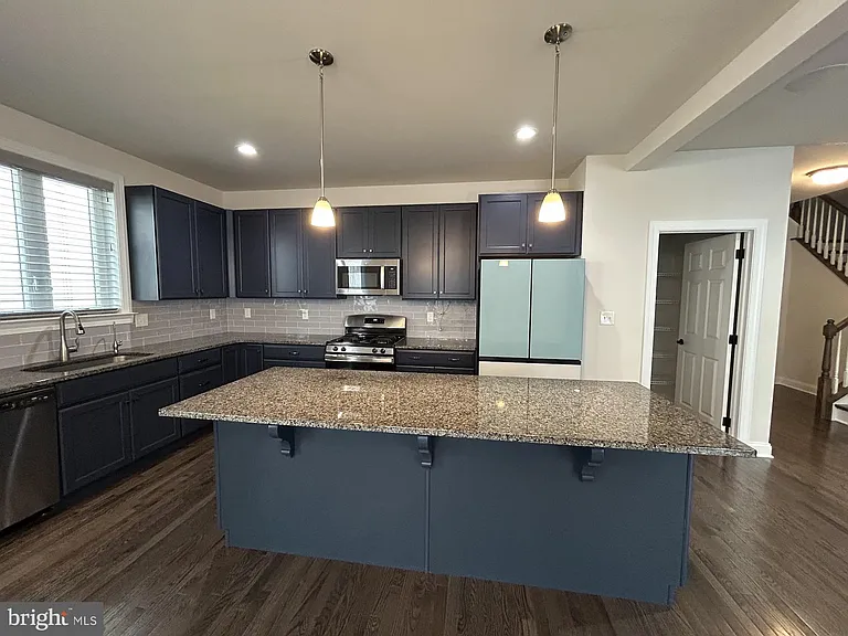512 Lewis St — Photo 46