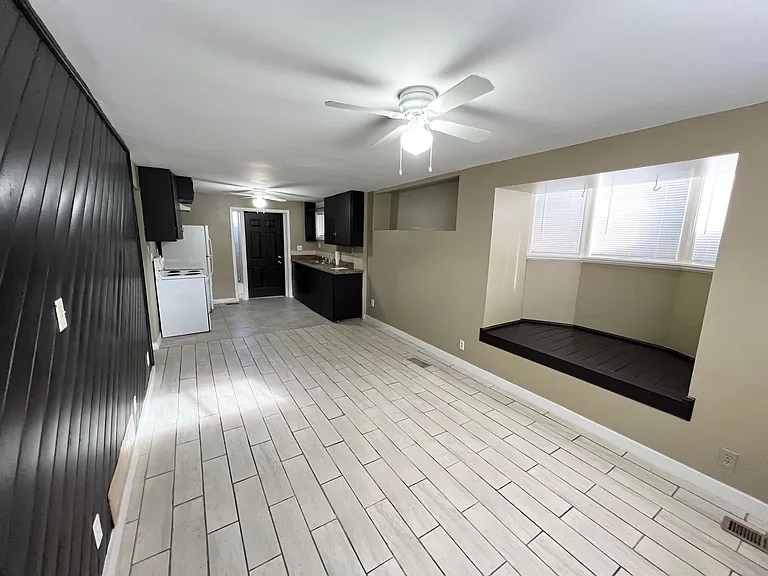 381 E Kensington Ave #B — Photo 4