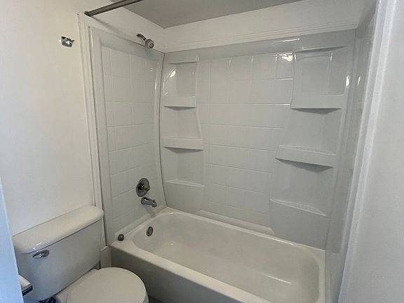 5th image of 714 Executive Center Dr #34-4-34