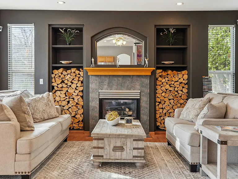 5751 S Truckee St — Photo 4