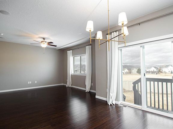 4th image of 4195 N Cresthaven Ln