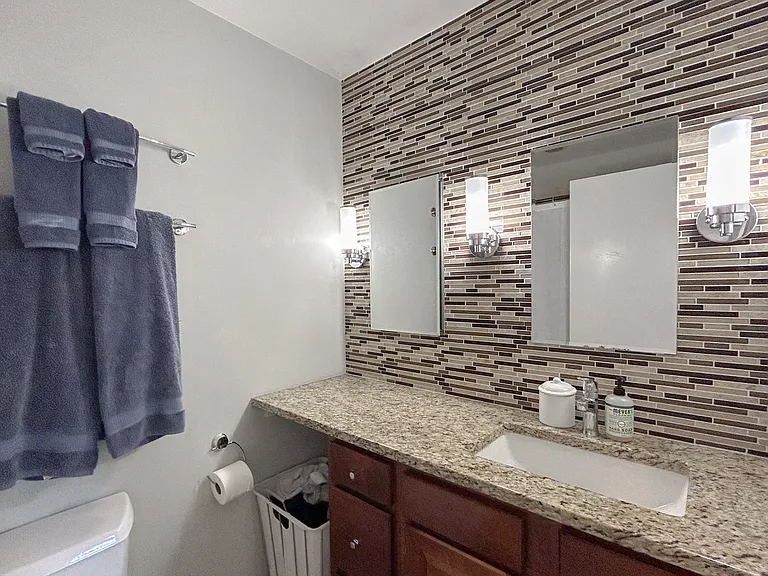 212 W Washington St #1513 — Photo 4