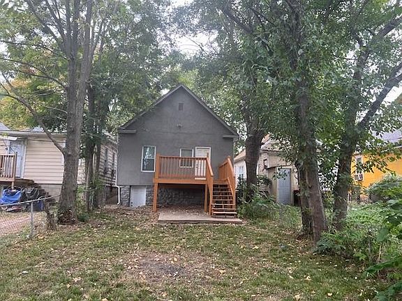 5th image of 423 Oakley Ave