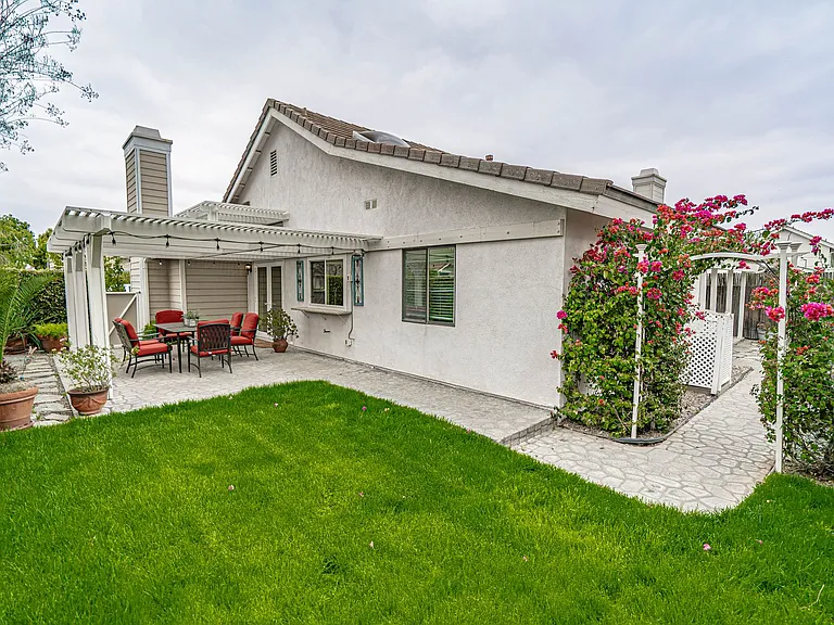 24022 Rockridge Ct — Photo 16