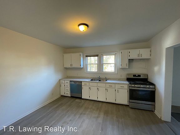 3rd image of 1807 Wood St