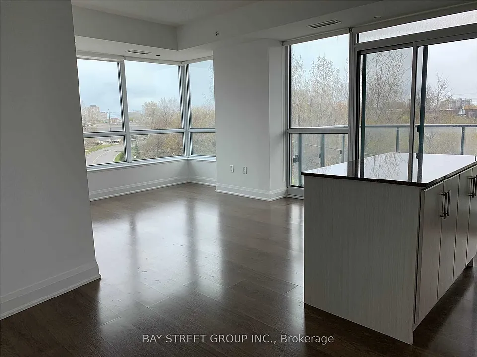160 Vanderhoof Ave #205