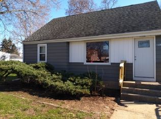 711 River Ln, Loves Park, IL 61111