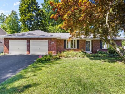 689 Maple Dr, Webster, NY, 14580