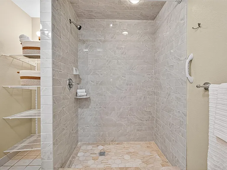 4628 Roseneath Dr #A — Photo 9