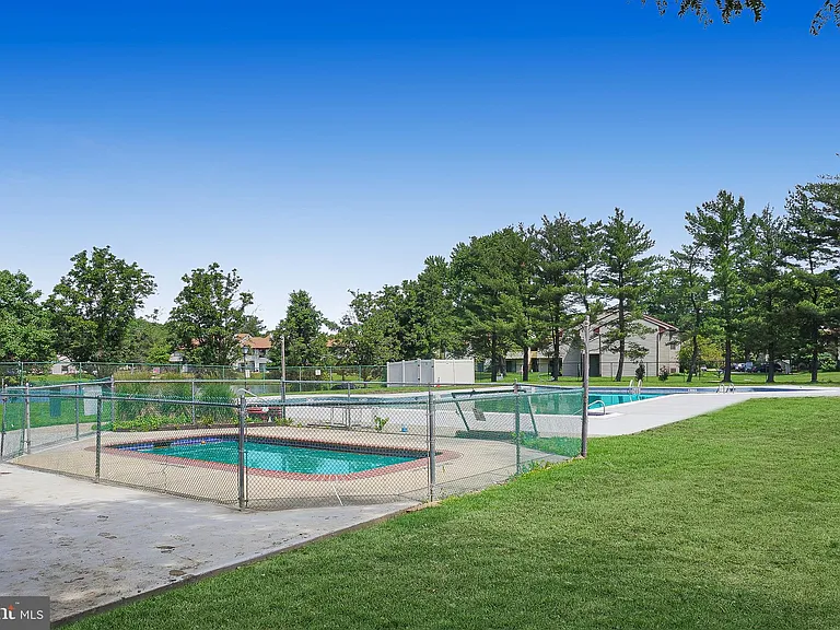 27 W Azalea Ln — Photo 15