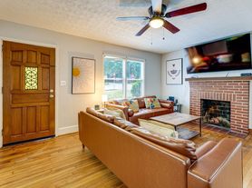 138 Hill St, Roswell, GA