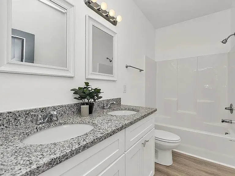 206 Essex Dr — Photo 12