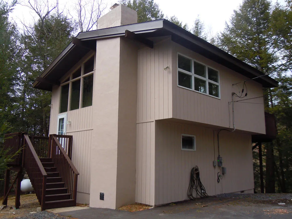 4143 Overlook Ct photo 1