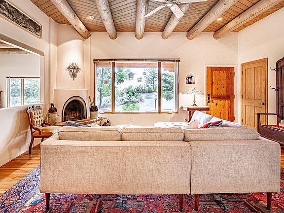 4th image of 1130 S Luna Cir N