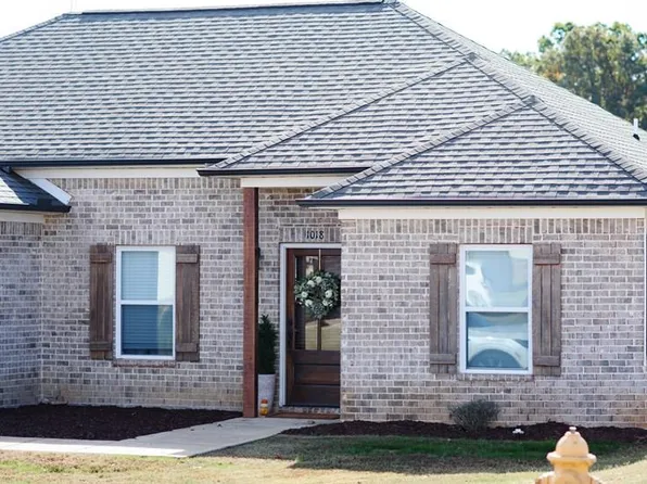 1018 Briarwood Dr, Oxford, MS 38655