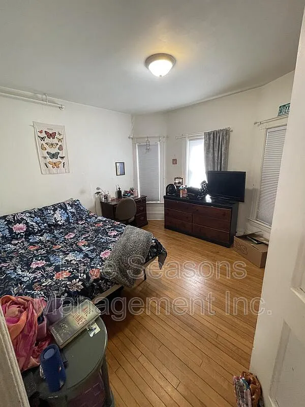 2 bed, 1.0 bath, 750 sqft, $2,000 — Photo 2