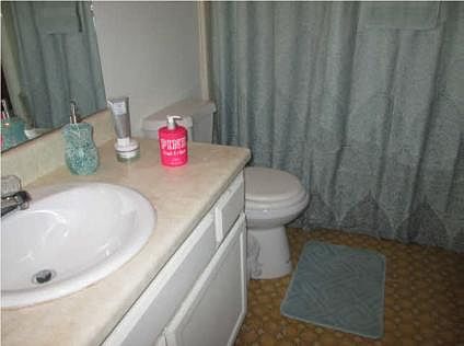 SPECIOUS FULL BATHROOMS