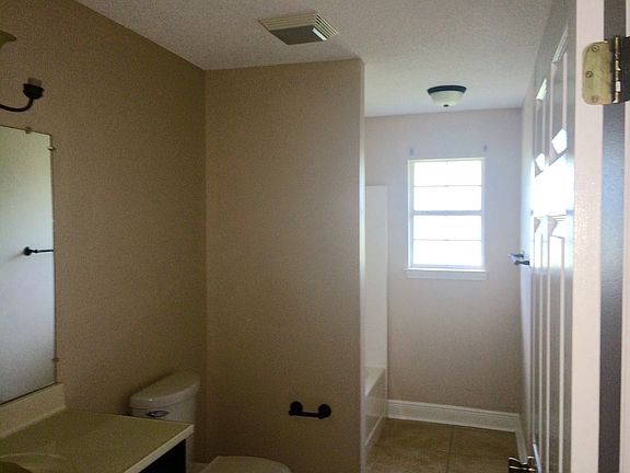 3rd image of 3121 Shadow Wood Dr