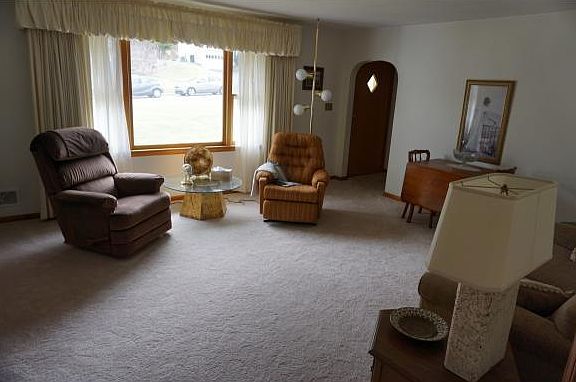 3rd image of 66 Kendall Ave
