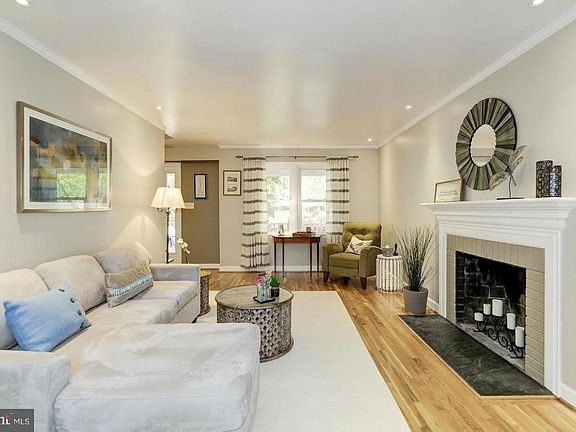 5th image of 5001 Andrea Ave