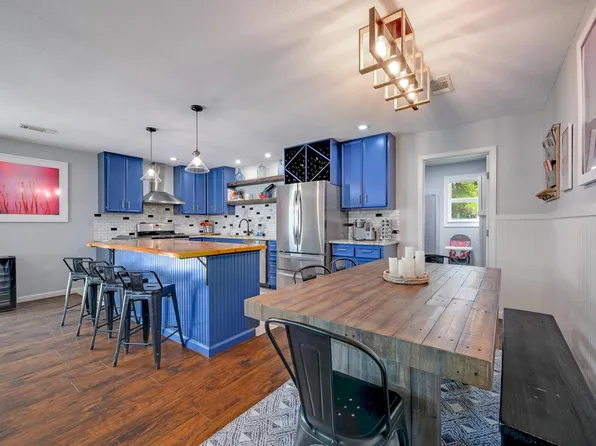 842 Cougar Dr, Canyon Lake, TX 78133