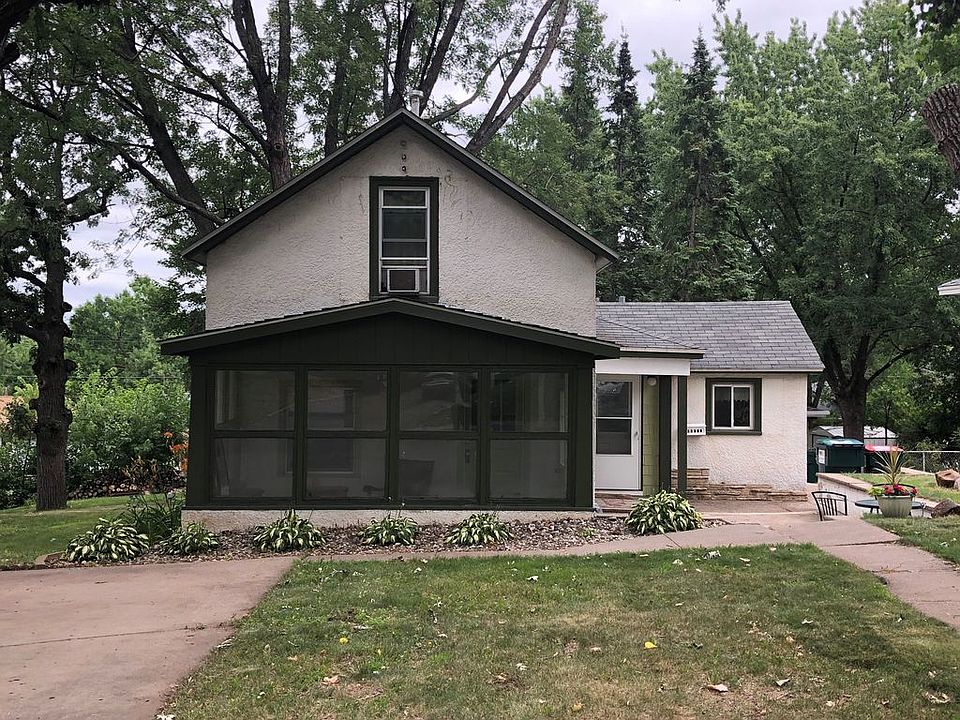 1st image of 655 47 1/2 Ave NE