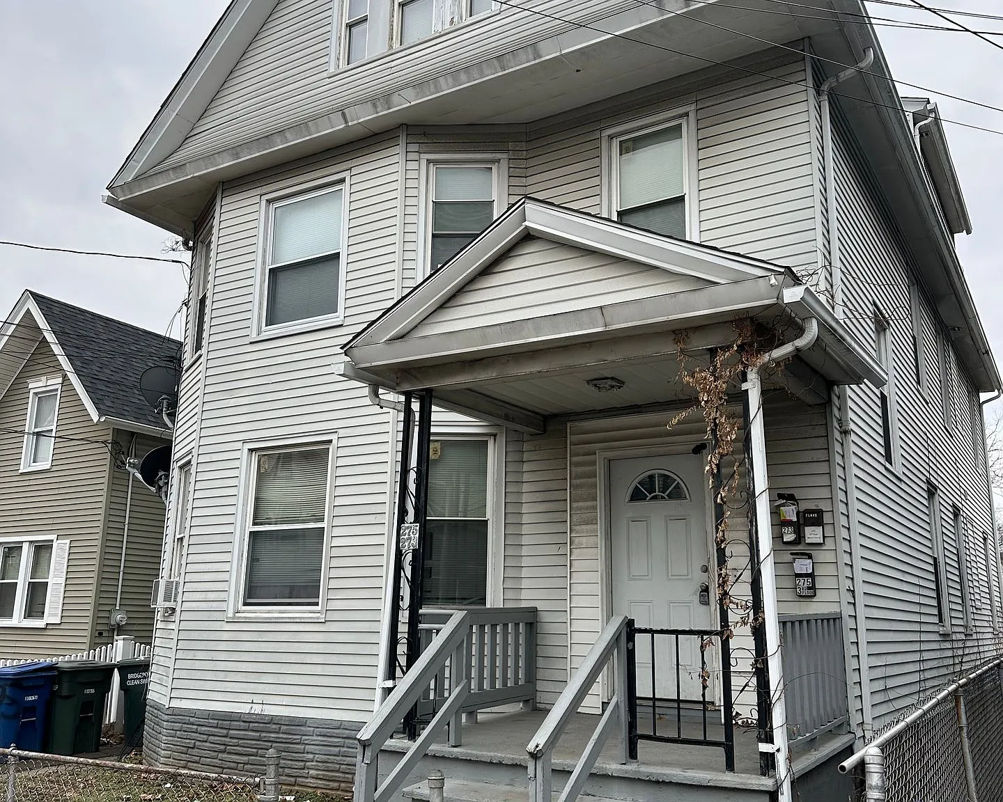 Brooks Street 273 — Photo 1