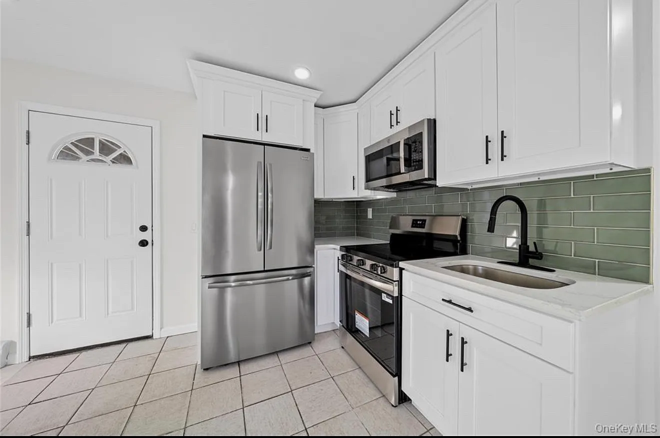 3 bed, $3,100 — Photo 2