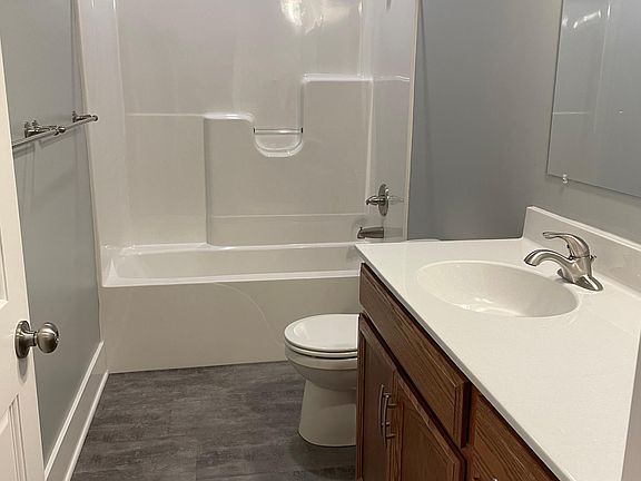 Full bathroom in unit.