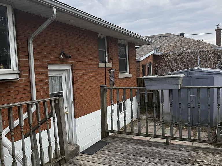 60 Toby Cres #LOWER — Photo 17