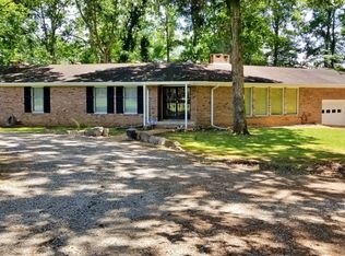 359 Horseshoe Bend Rd, Linden, TN 37096