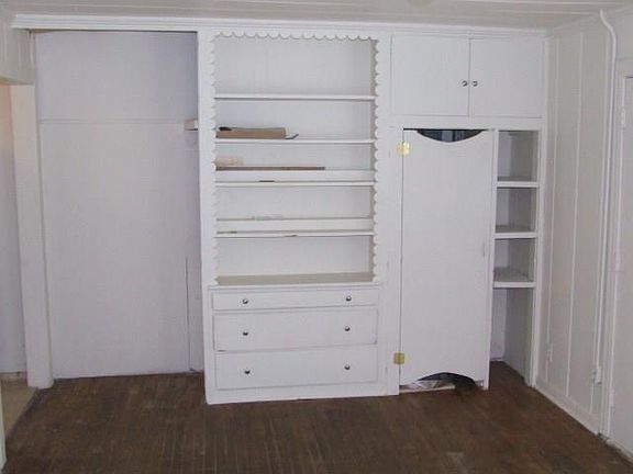 4th image of 4517 McCart Ave
