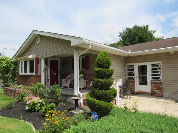 714 12th St, Hammonton, NJ 08037