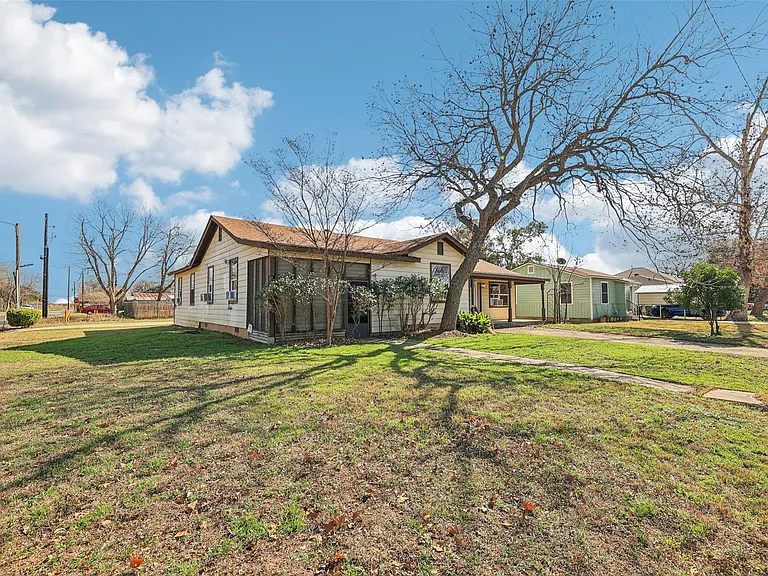 620 Barbara Dr — Photo 29